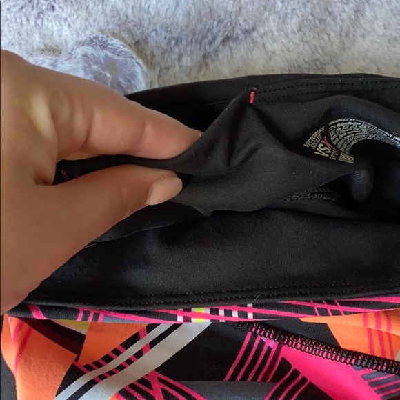 VS Geometric Print Leggings - Picture 5 of 6